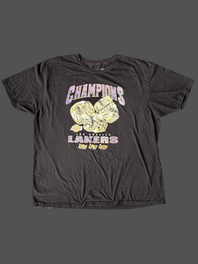 Los Angeles Lakers 3-Peat 
Mitchell & Ness Champions Rings T-Shirt